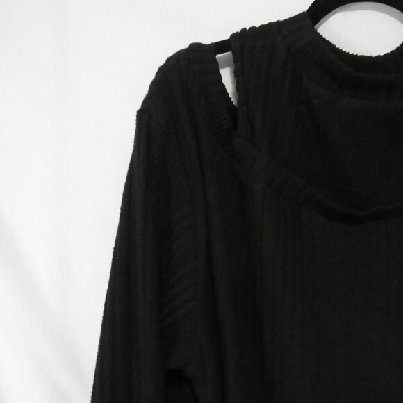 SHEIN - Curve | 2XL | Chic Soft Ribbed Black Cut-Out Shoulder Sweater - Picture 9 of 14